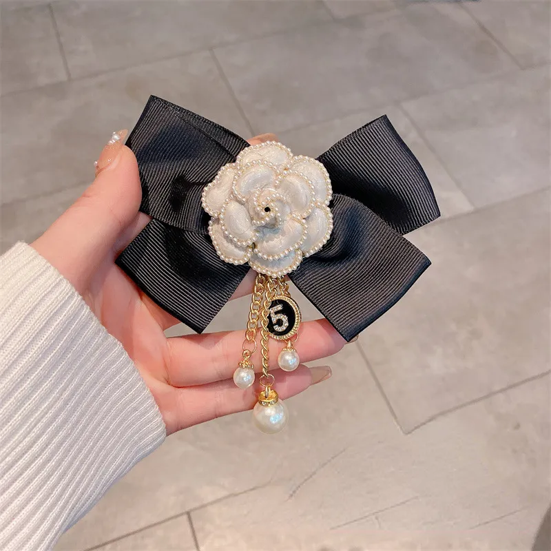 High quality CHANEL Luxulry camellia flower pearl brooch for women